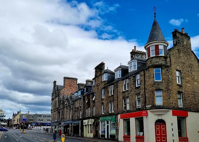 Highland Historical Home In Inverness City Centre